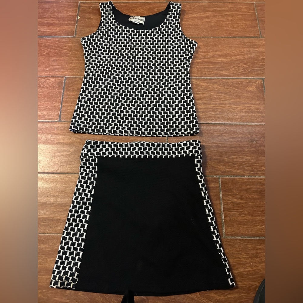 Girl's‎ Top and Skirt Les tout petits Size 12